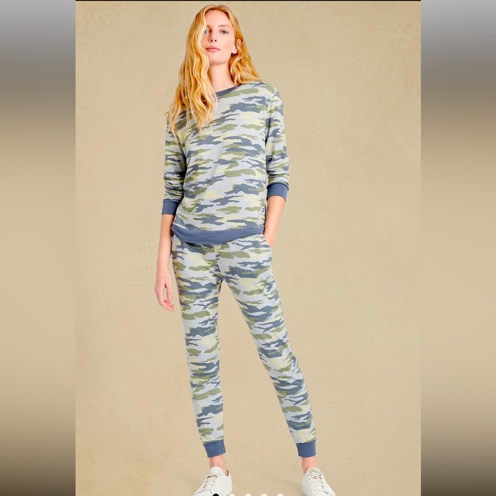 Banana Republic Camo Knit Jogger Set